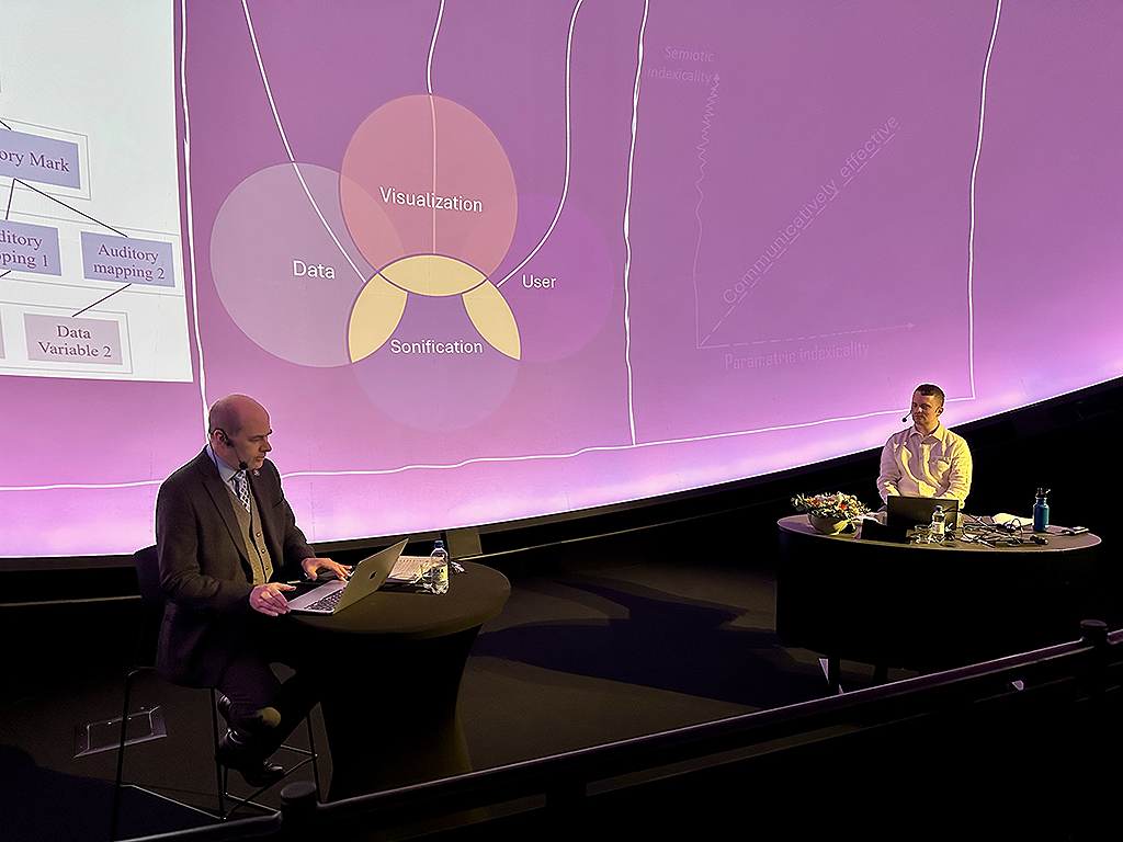 Elias defending his thesis